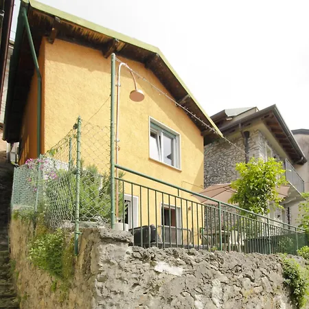 Milk River - Front, Railway Station, View 바레나
